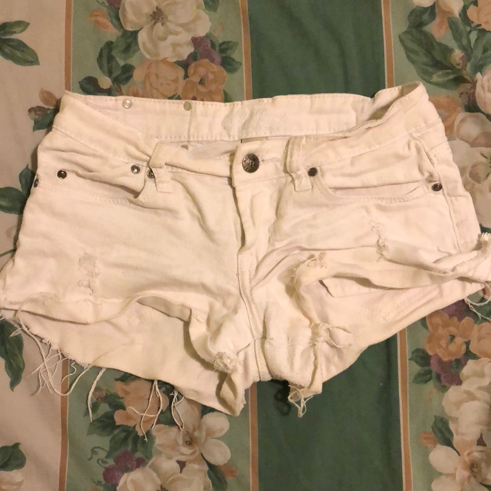 Red Rivet Jeans Whites Shorts